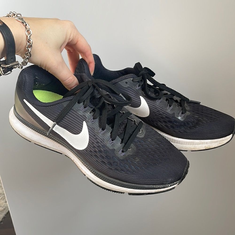 EUC NIKE Women’s Zoom Black Running Shoes 7.5